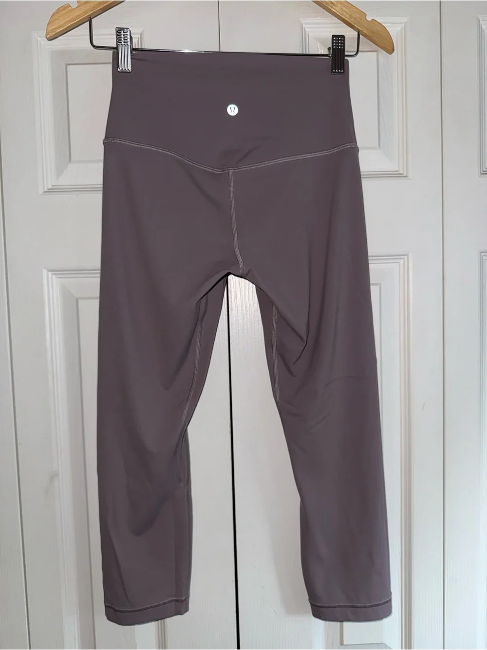 Lululemon crop leggings size 6/L21/1/2